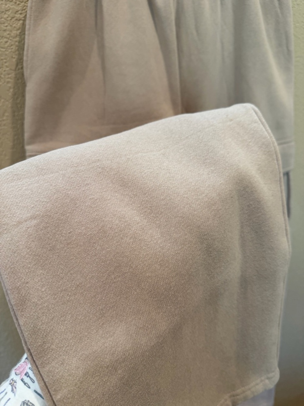 Qinsen Light Taupe Cargo Sweatpants - Picture 7 of 9